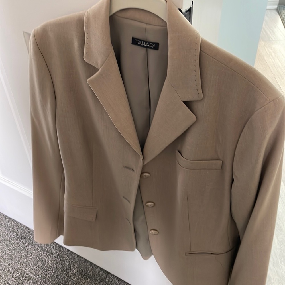 Cream Tahari blazer - size 14